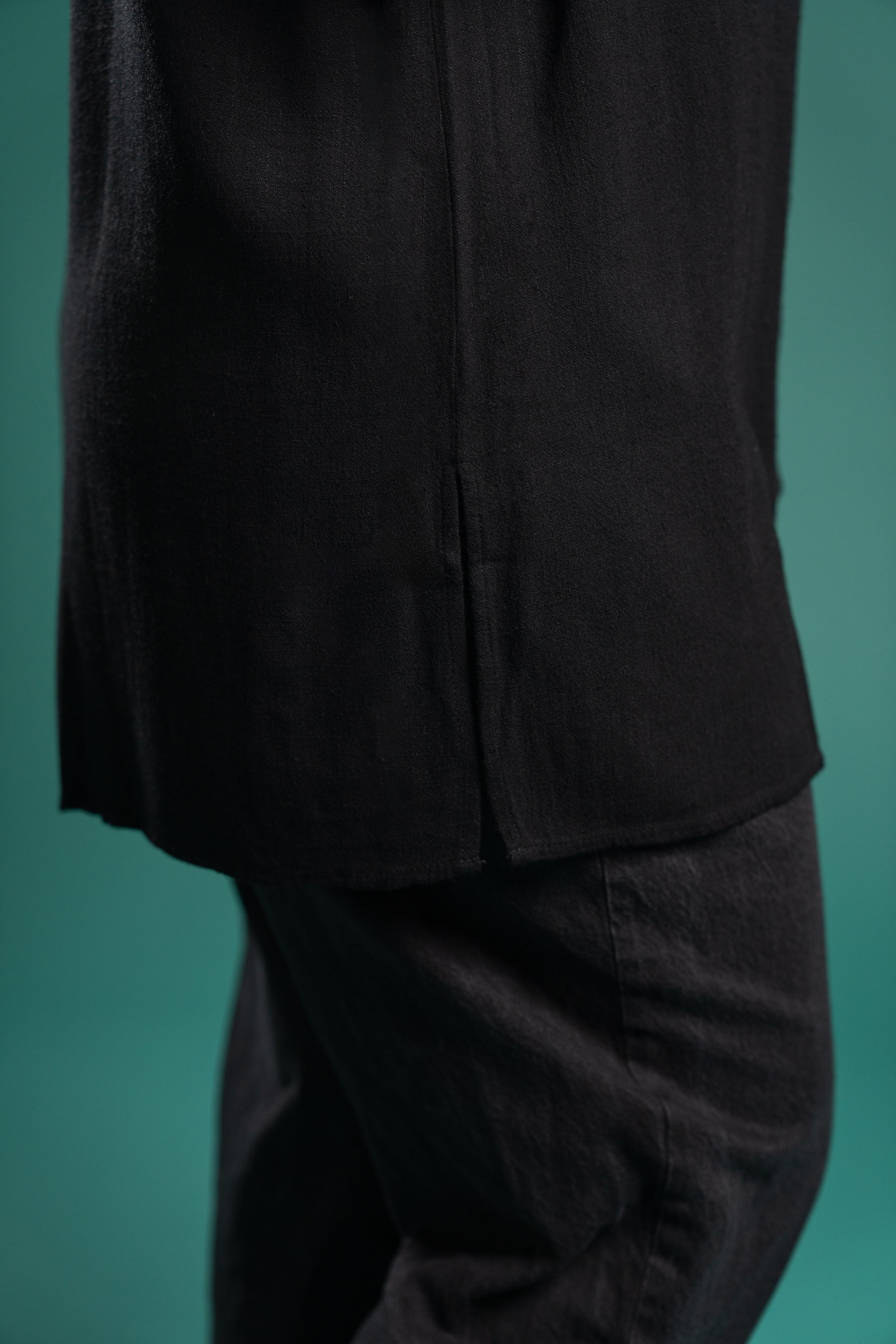 The Adrian Linen Shirt - Black