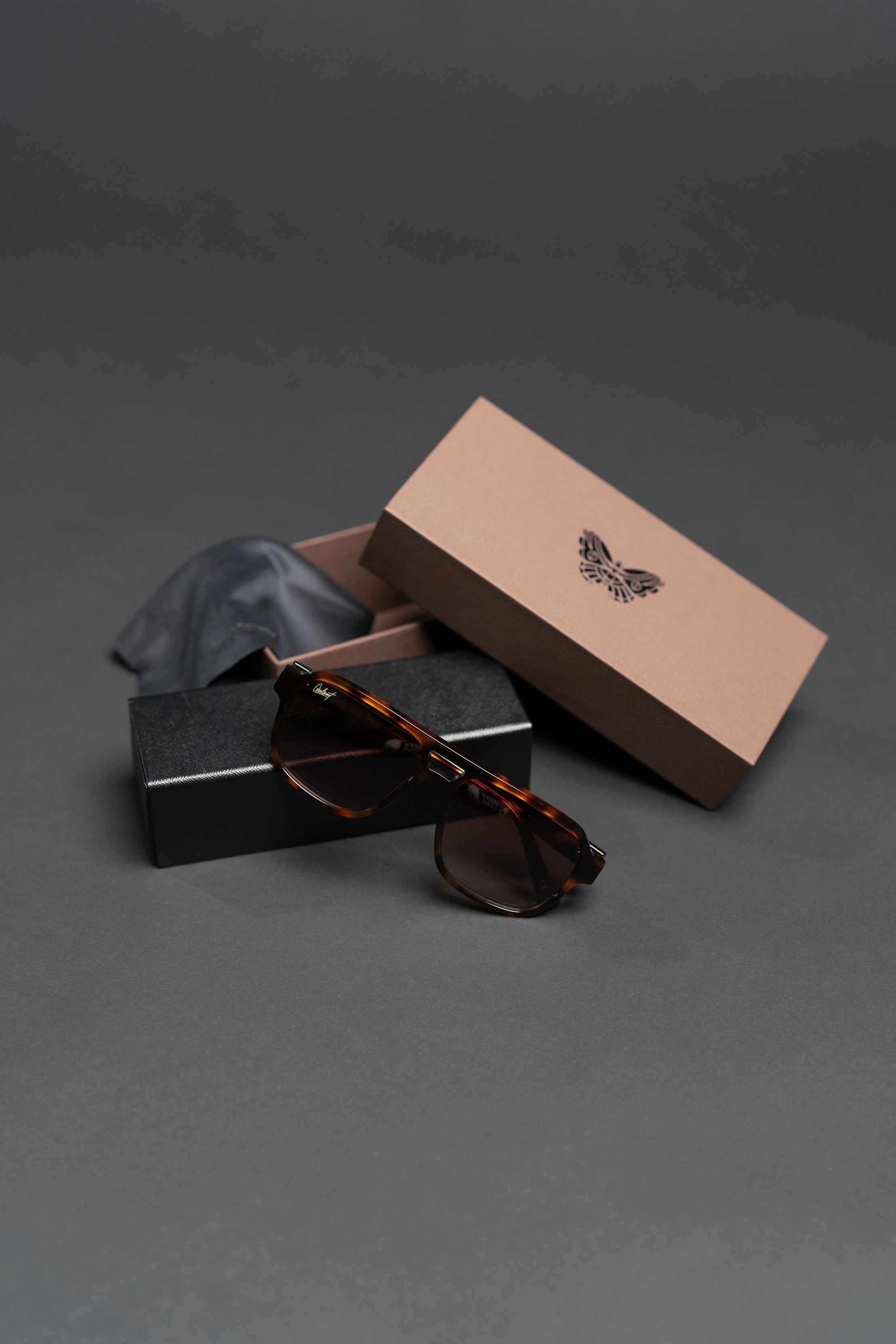 Retro Aviator Sunglasses - Tortoise
